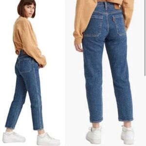 EUC Levi's Wedgie Straight Jeans Size W26